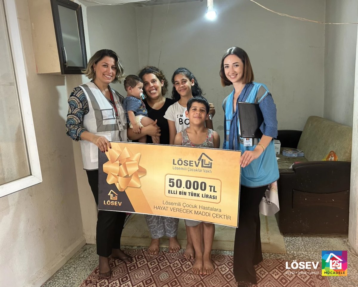 Maddi zorluklarla mücadele ederken çocuğuna Lösemi tanısı konan bir ailenin yüzünü güldürmek, kalbine dokunmak tarif edilemez bir duygu...
Bağışlarınız ve gönüllü katılımlarınızla birlikte dokunduğumuz her hikayeye, umut dolu başlangıçlar aşılıyoruz🍀