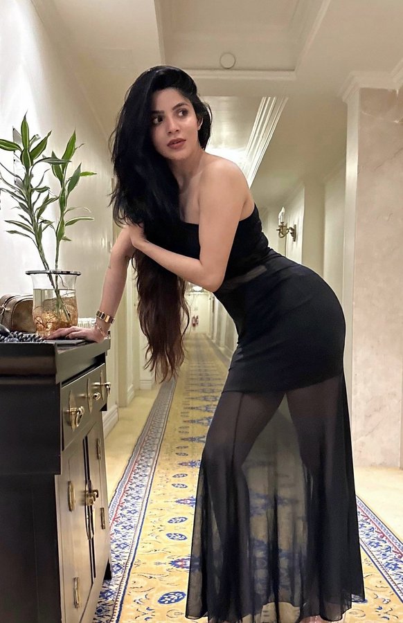 GQlEuirWYAA6Xe5?format=jpg&name=900x900