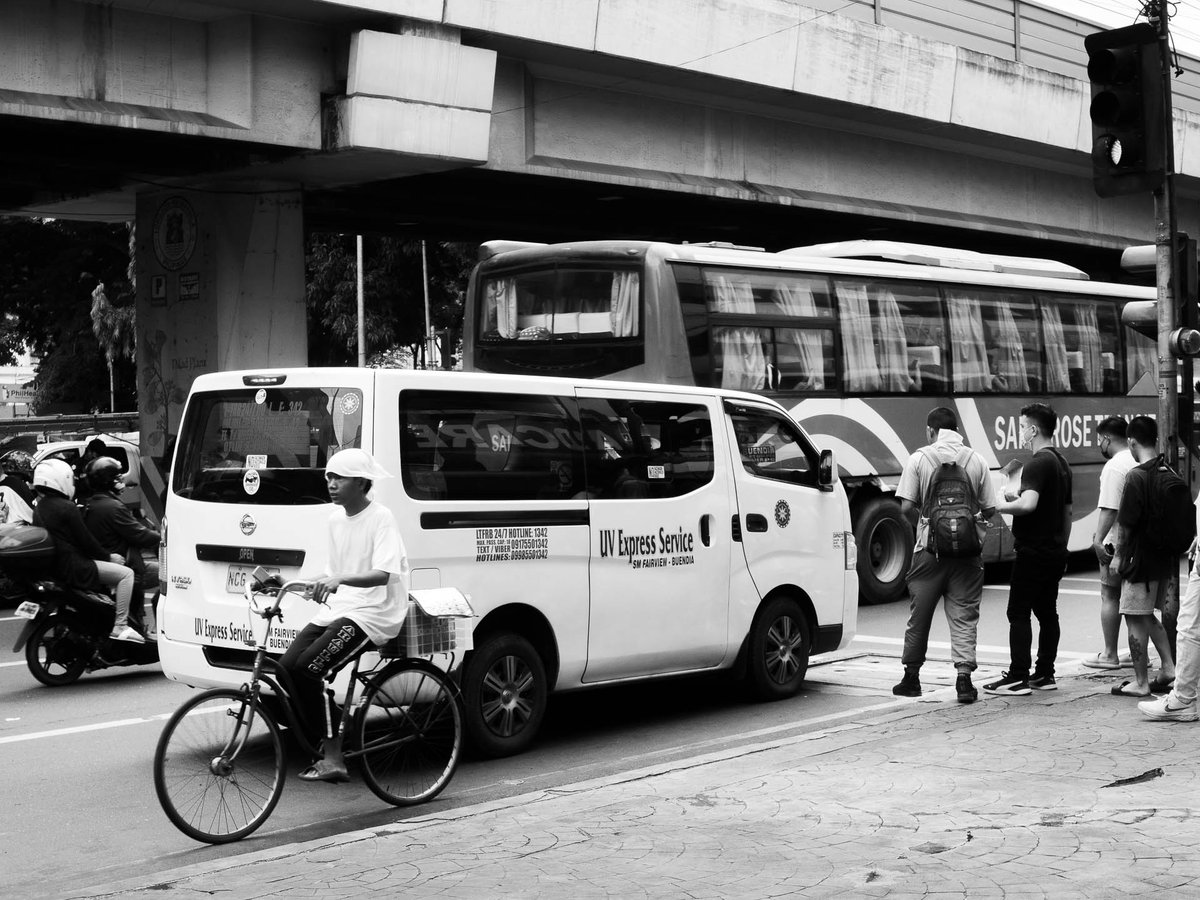 CasiPitik's tweet photo. Black and white street photography around Pedro Gil LRT Station. Using my Olympus EPL2 and Meike 28mm F2.8 lens.
#Casipitik #streetphotography #Manilashots #Olympus #meike https://t.co/BQVIzfDqsn