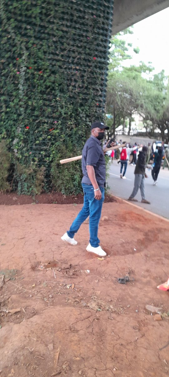 This is the killer cop. Retweet until we get his pic without a mask. RIP Rex 
#JusticeForRex
#REJECTFINANCEBILL2024
#totalshutdown
#OccupyStateHouse