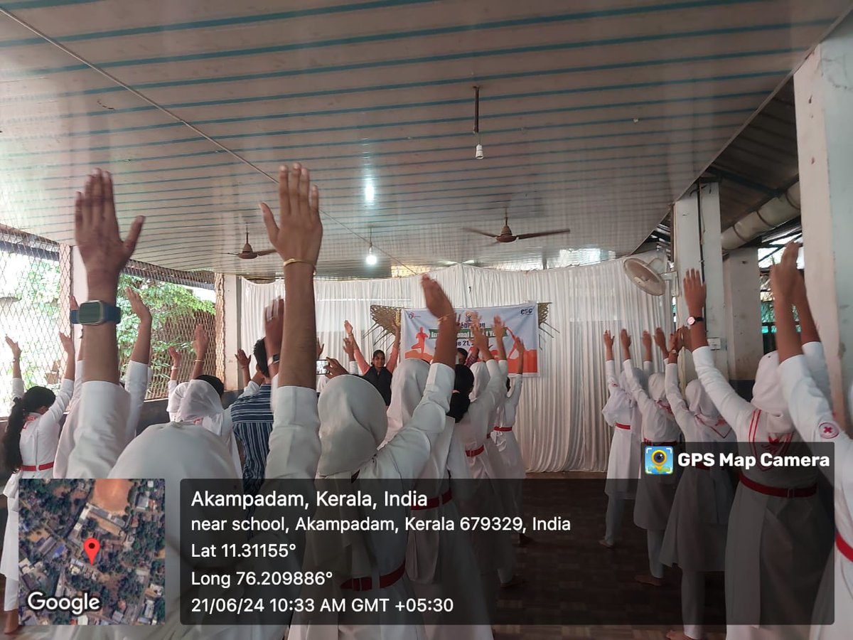 VLE Nassera, from Malappuram district Kerala arranged Yoga Day program in her village
#CSCPeYoga, #CSCYogaWithFamily, #YogaForSelfAndSociety, #IDY2024, 
<a href="/moayush/">Ministry of Ayush</a>, <a href="/CSCegov_/">CSCeGov</a>, and <a href="/CSCSPV_Health/">CSC Health</a>