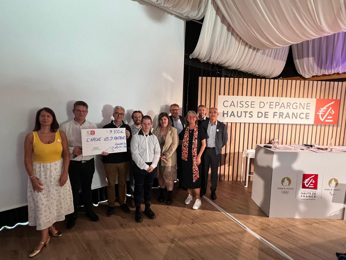 La Présidente de la SLE Pays d’Opale Laurence Ledoux a remis à l’Arche des 3 Fontaines un don pour son projet « Sport pour tous, tous au sport » en présence des sociétaires réunis en assemblée générale à Boulogne sur mer