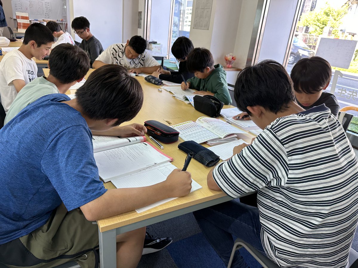 部活が終わって即勉強📖📚頑張れ！
#秋田個別指導学院　#夏期講習　#手形校