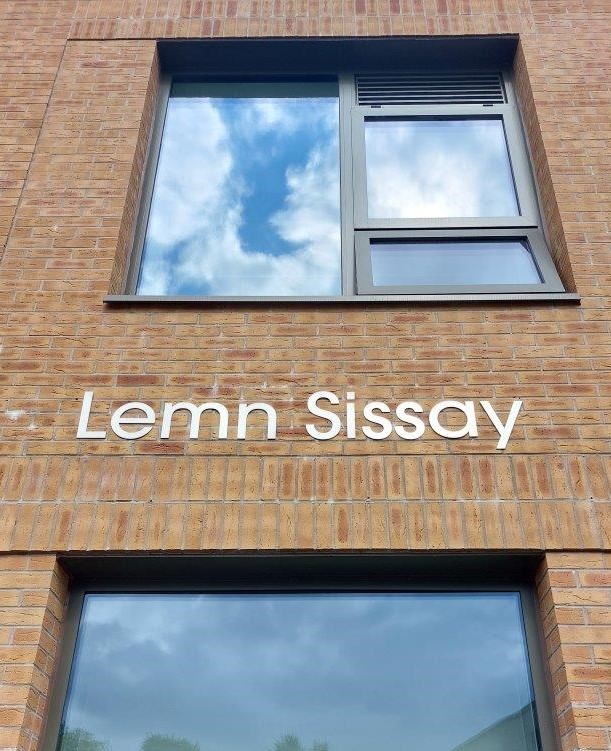 Tilbury Douglas in collaboration with <a href="/educationgovuk/">Department for Education</a> &amp; <a href="/AltusEducation/">Altus Education Partnership</a> have celebrated the completion of a new Net Zero Carbon school <a href="/KPHS_Rochdale/">Kingsway Park High School</a>. The milestone was marked by an official naming ceremony honouring literary icon <a href="/lemnsissay/">lemn sissay OBE FRSL</a>.
#TilburyDouglas #Construction