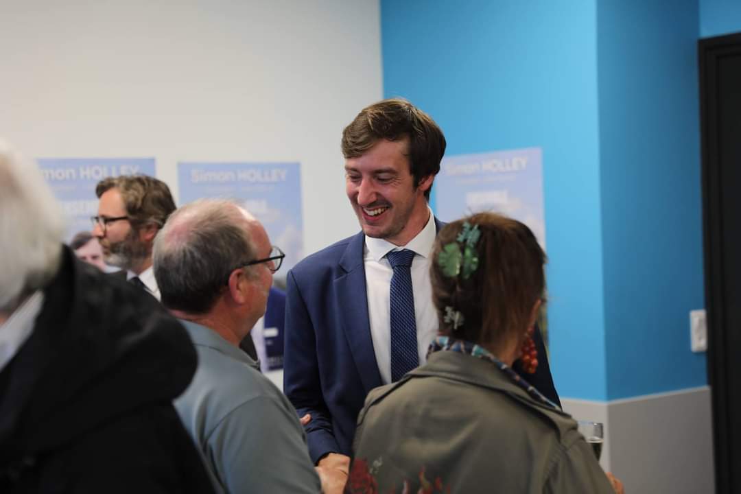 Holley Simon tweet media