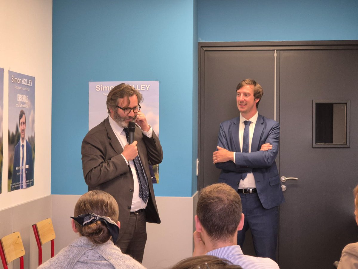 🔵 Hier se tenait ma première reunion publique à Allonnes en présence de <a href="/EmmanuelCapus/">Emmanuel Capus</a>, <a href="/fremyeric1/">fremy eric</a> et de nombreux élus de notre territoire, soutiens de ma candidature.
👉 Merci à tous de votre implication pour faire gagner nos valeurs !
#circo4903 #LegislativesAnticipées