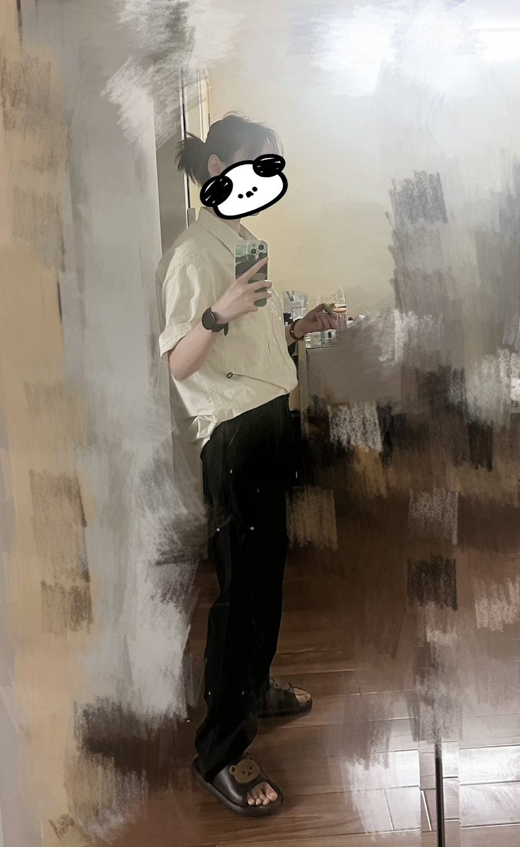 边吃李子，边拍了一张，感觉自己最近很T😬😬
#百合 #les #t