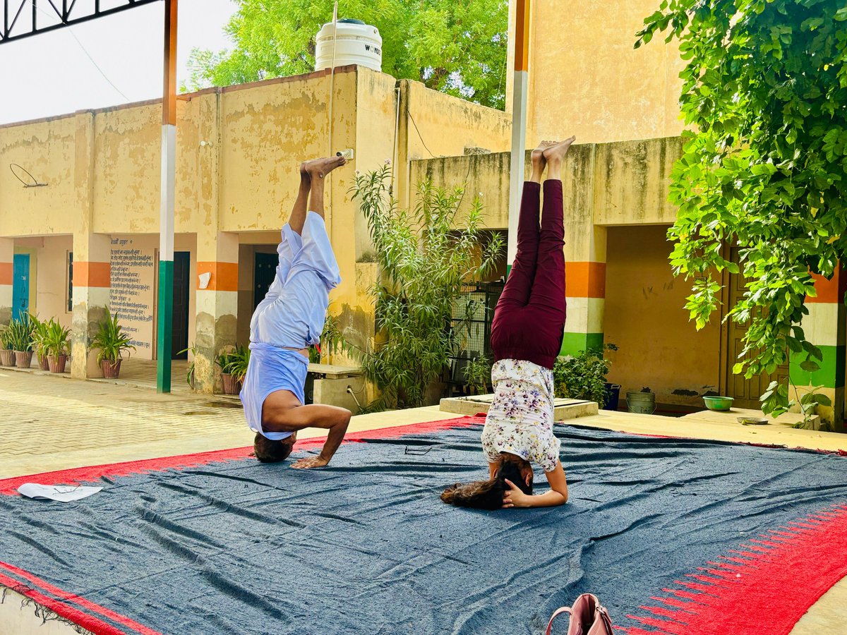 YogeshTailor4's tweet photo. योग दिवस 
आज सेठ जुहारमल सेठिया राजकीय उच्च माध्यमिक विद्यालय चाड़वास में 10वें अंतर्राष्ट्रीय योग दिवस का आयोजन किया गया। https://t.co/5Y60XRMxh5