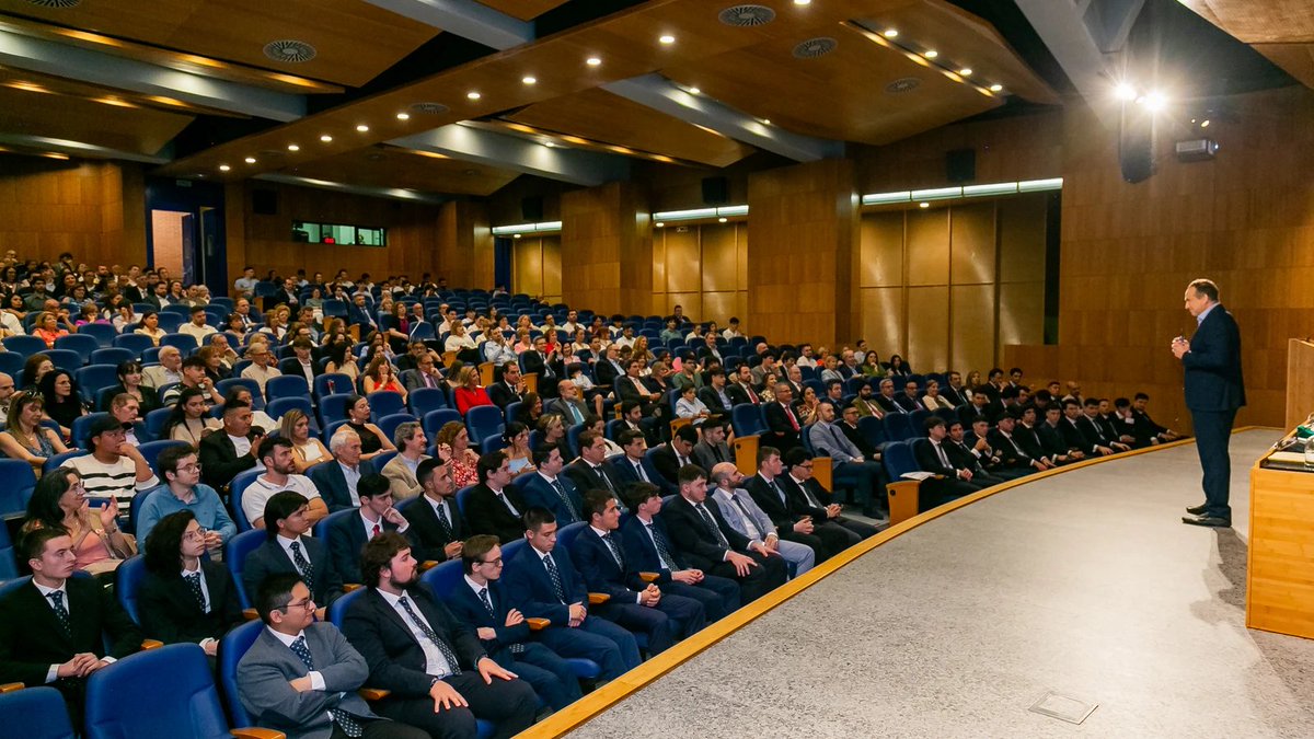 Nuestro CEO impartió la conferencia “El Emprendimiento y la Formación Profesional” a los alumnos de graduación del <a href="/ColegioRetamar/">Retamar</a> 🎓

🗣️ No tengáis miedo a equivocaros, se aprende más de un error que de mil sesiones de clase magistral

Vía <a href="/larazon_es/">La Razón</a>

larazon.es/educacion/conf…