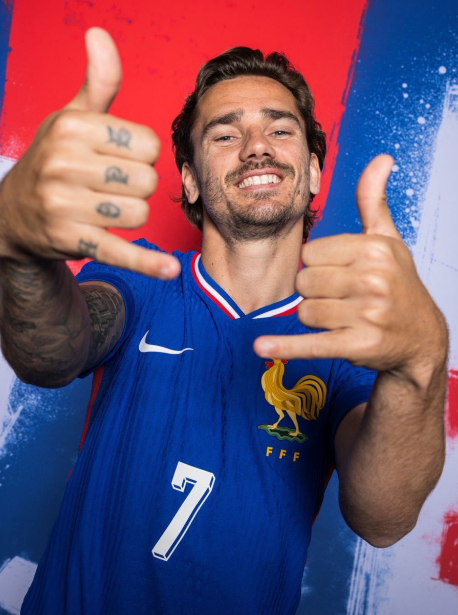 secretshirtco's tweet image. If Antoine Griezmann scores ANYTIME today we’ll giveaway a SecretShirt.co box 📦

To enter 👇

🔄 Retweet this tweet
🤝 Follow us

Good luck!