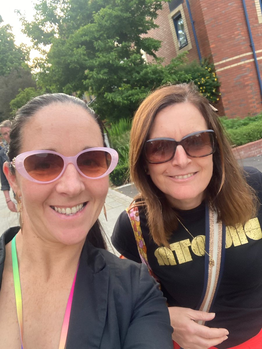 SLSLegalEd's tweet image. Well done @Veronanid @Parkendlydia @DohertyLawTeach for planning such a great conference, with all the sunshine too #CLEFest