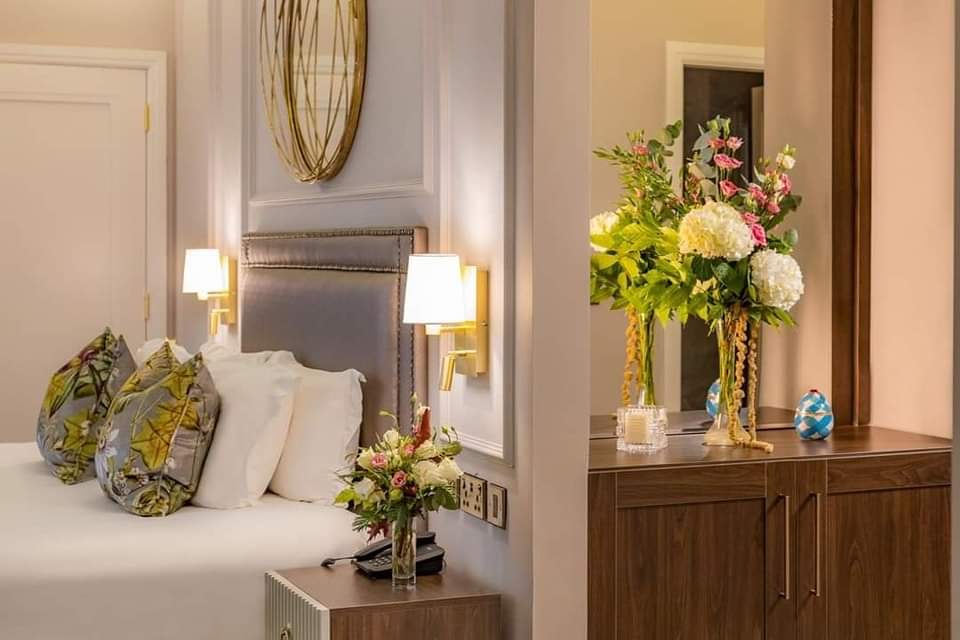 Our newly opened guest rooms blend timeless elegance with modern comforts, offering the perfect retreat in the heart of Ireland. Book your stay today and experience unparalleled relaxation ⚜️❤️
Viennawoodshotel.com 

 #ViennaWoodsHotel #Cork #LuxuryStay
@originalirishhotels