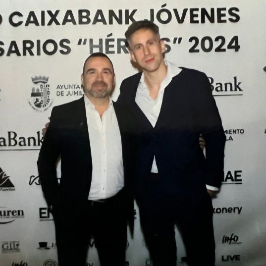 Muchas felicidades a Raúl Fernández Avilés de Zambú Higiene por el Premio CaixaBank Jóvenes Empresarios “Héroes” 2024, y a Manuel Muñoz, de Muñoz y Pujante por su galardón como finalista.

Enhorabuena también al tercer finalista, Manuel Hernández Conesa de LA BOCA TE LÍA 👏👏👏