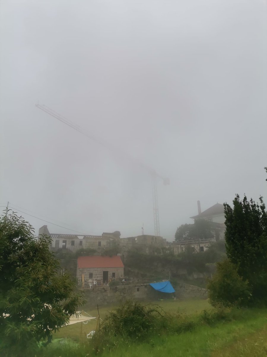 Valdonedoqdv's tweet image. Puzzle picture: where is the crane 👀
#crane #cloudy #puzzlepicture #valdonedoqdv