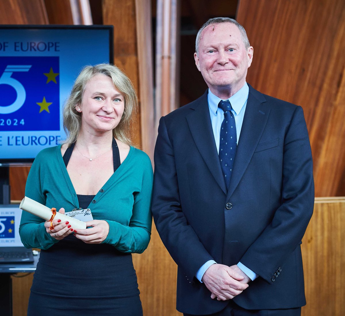 Minority Rights Group (@minorityrights) on Twitter photo It is such a great honour for our Europe Media Officer, <a href="/AnnaAlboth/">Anna Alboth</a>, to receive the #JournalismExcellenceAward 2024 in the 'Global Event' category! 🤩 Anna received her award in Strasbourg this week ❤️
Her winning piece: buff.ly/3KTrzbb It is such a great honour for our Europe Media Officer, <a href="/AnnaAlboth/">Anna Alboth</a>, to receive the #JournalismExcellenceAward 2024 in the 'Global Event' category! 🤩 Anna received her award in Strasbourg this week ❤️
Her winning piece: buff.ly/3KTrzbb