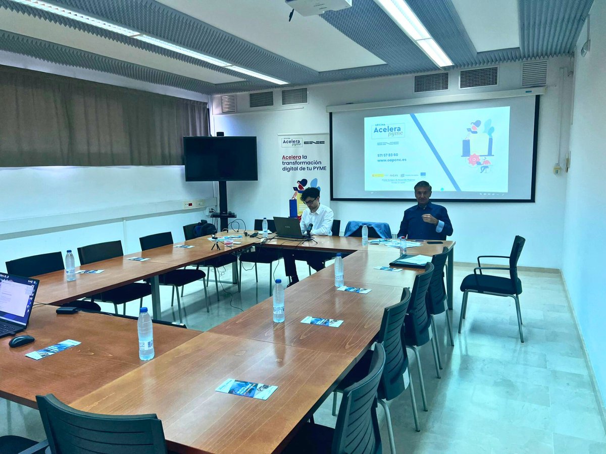 Preparando el webinar de hoy sobre la ampliación del Kit Digital y el nuevo Kit Consulting, 

¡Arrancamos a las 11! Aún estás a tiempo de inscribirte en oapcnc.es

#acelerapyme #tranformacióndigital #plandedigitalizacióndepymes #europasesiente #oficinasacelerapyme