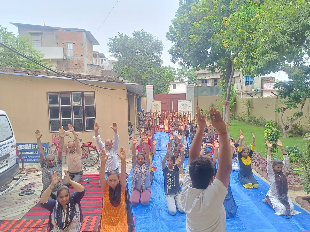 JSSBegusarai's tweet photo. आज जन दिनांक 21-06-2024 को शिक्षण संस्थान बेगुसराय में अंतराष्ट्रीय योग दिवस के अवसर पर योग शिविर का आयोजन किया गया इस शिविर में संस्थान के सभी कर्मचारियों के साथ साथ लाभार्थियों ने भी हिस्सा लिया।
# https://t.co/b1WHLNoNj2