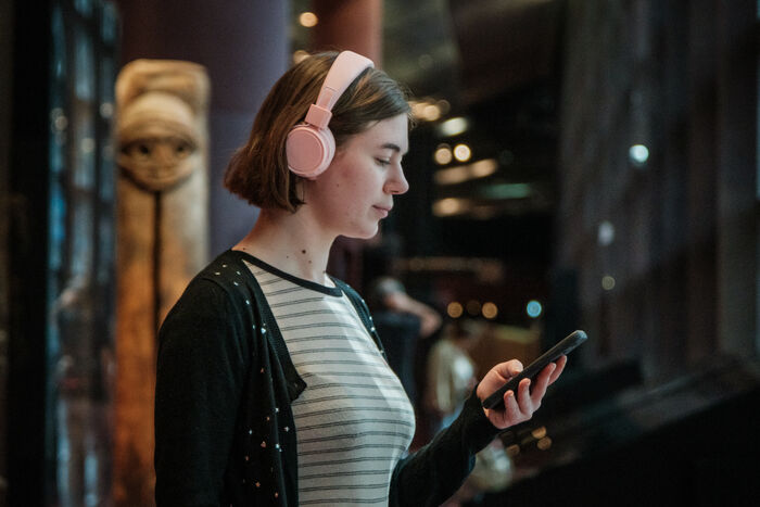 quaibranly's tweet photo. 🎧️ Sonorama

🎶 Le musée célèbre la #FêteDeLaMusique avec le lancement de la web app Sonorama ! Des musiques traditionnelles au reggae, de l’afro beat au hip hop, voyagez en musique au cœur des collections !

🔥 Gratuit sans téléchargement
👉️ https://t.co/m0hQlSkPVa https://t.co/KKnZHrpekj