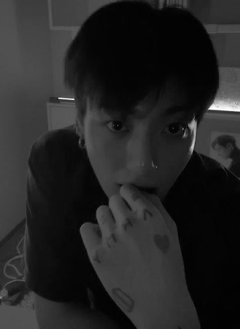 ††† tweet media