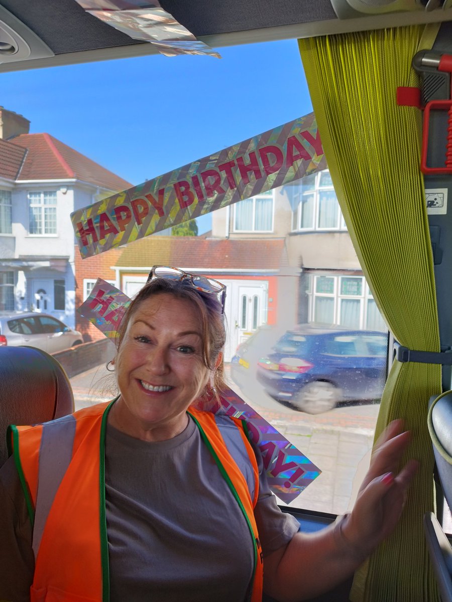 We're on our way the zoo! 🦁🦒 An exciting day for Mrs Lynch celebrating her birthday with Year 6! 💚💛
<a href="/malvernprimary/">Malvern Primary School</a>