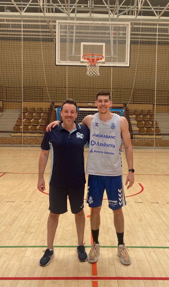 Hoy finaliza la primera semana de tecnificación de este verano 2024 y con quien mejor inaugurarla que trabajando con <a href="/chumiortega5/">Chumi Ortega</a>, nuevo jugador del <a href="/morabancandorra/">MoraBanc Andorra</a> de <a href="/ACBCOM/">Liga Endesa</a>. Un lujo trabajar con él, intensidad y ganas de mejora a raudales. Le auguro una gran temporada💪🏼💪🏼💪🏼
