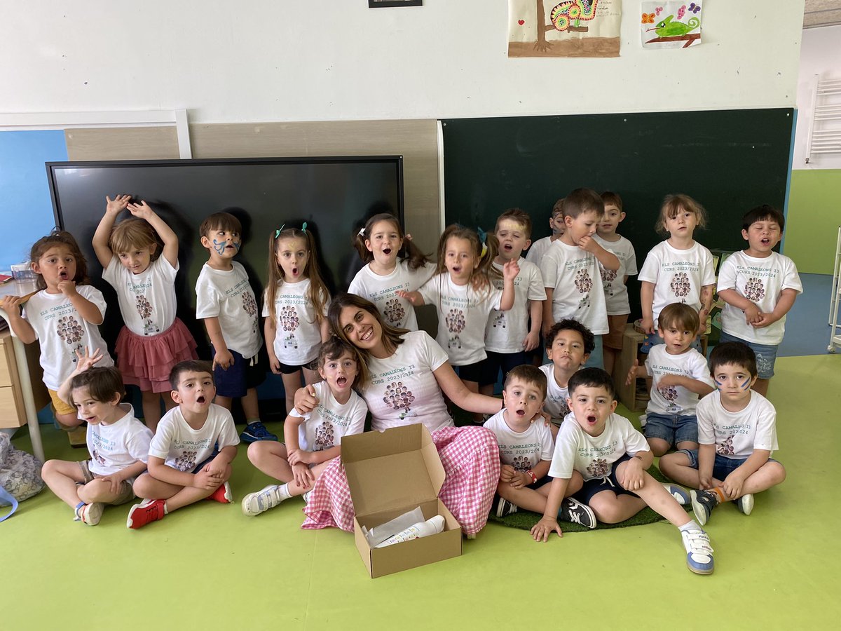 Camaleons i famílies!!!! No podeu ser més bonics!!!🤍 mil Gràcies a tots Per aquest any!!!!! I mil Gràcies també Per la sorpresa i els regals no m’han pogut agradar més🤩🩷🌈  Bon estiu 🤍🤍🤍 <a href="/escolamdcprat/">escolamdcprat</a>