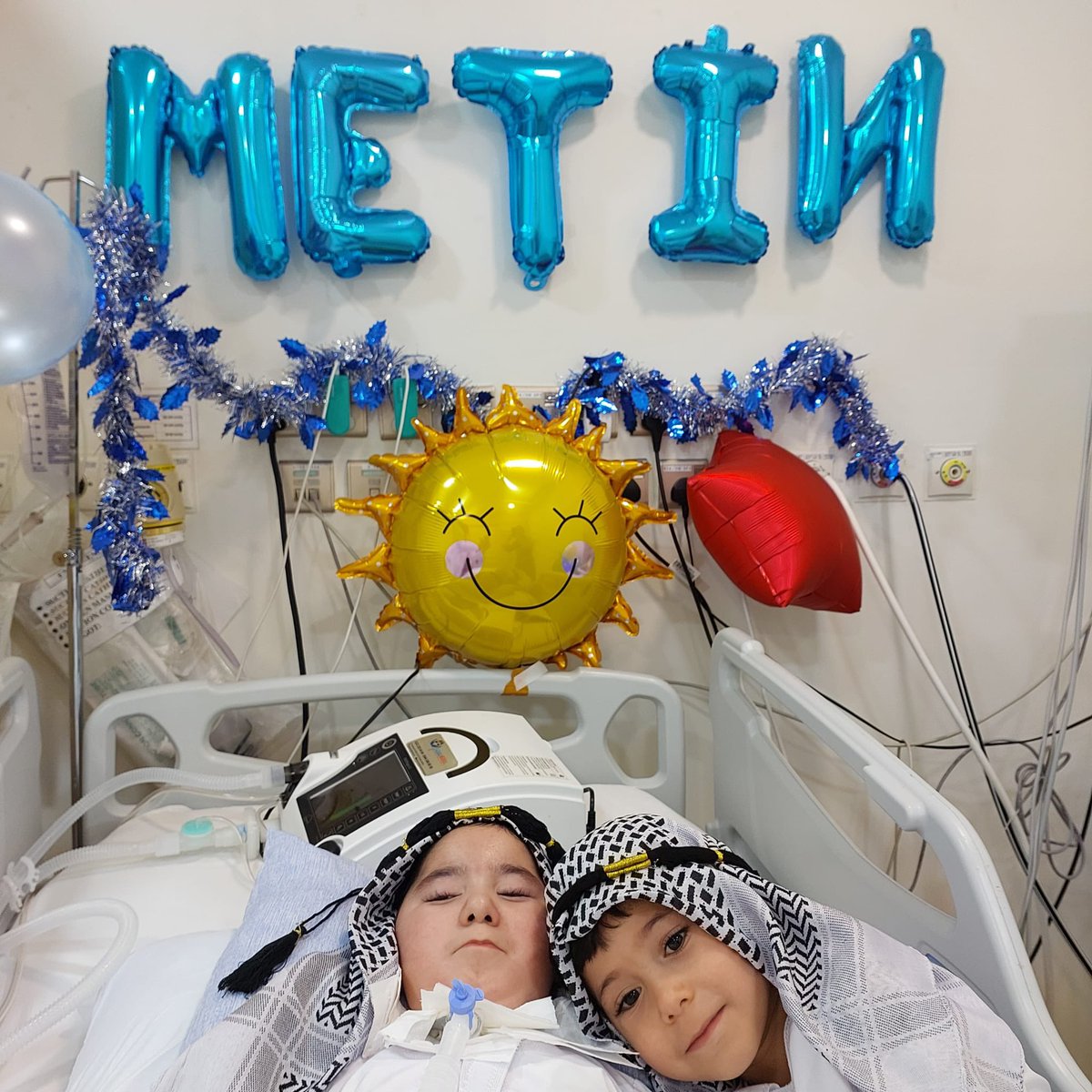 MetineUmutOll's tweet photo. Beklenen gün geldi🥰🌺

Bir kaç dakika sonra METİN #zolgensma ilacını alıyor🙏🧿

Instagram canlı yayınımıza bekliyoruz..🤗
@metine_umut_oldunuz https://t.co/GDLGRJhwTq