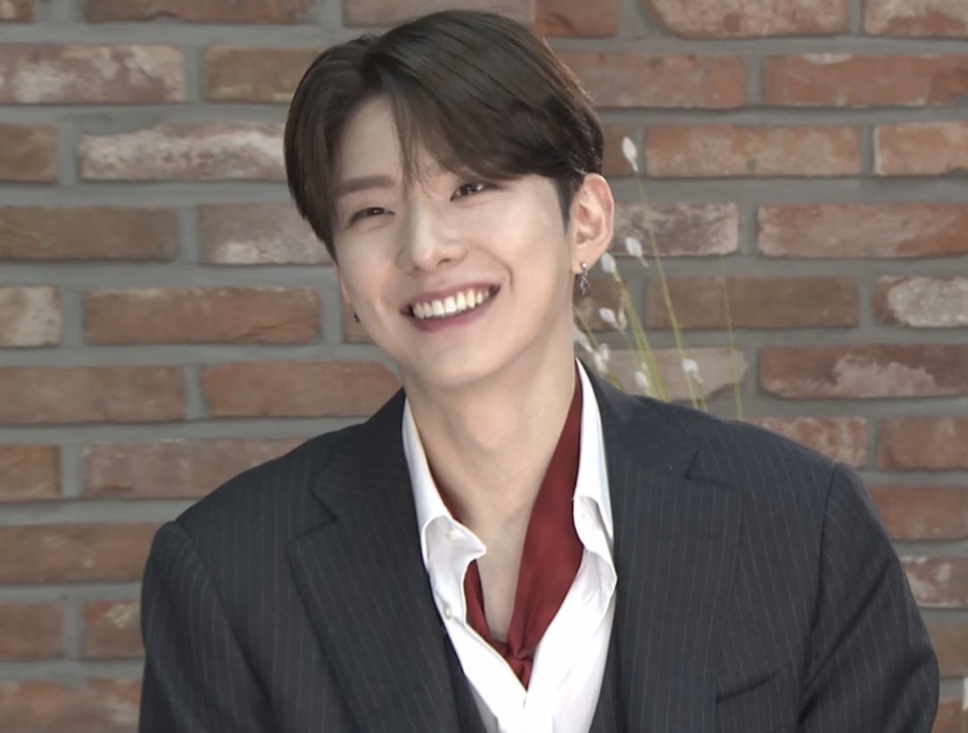 내가 진짜 좋아하는 기현이임😳
스팀잘된 밀크폼 얹은 라떼같음😳😳