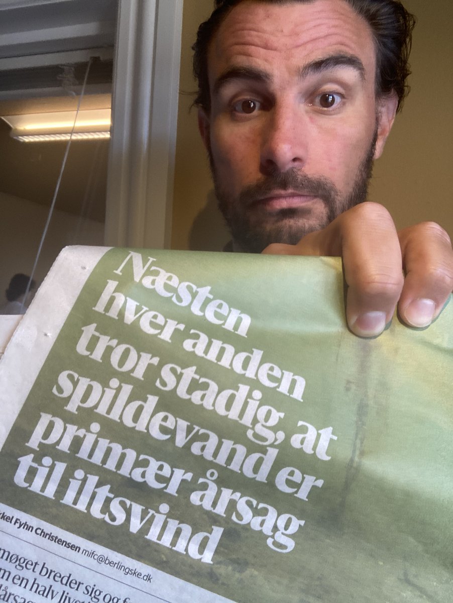 LPerrild's tweet photo. Hvem dræber fiskene i vores fjorde? Videnskaben peger klart på landbruget. Men hver anden dansker peger på byernes spildevand. Hvordan er vi endt her? Hvor kommer den misinformation fra? @berlingske dækker i dag vores ny rapport @Common_Consult. 
https://t.co/5con4ANJIK https://t.co/NgsXkiy5Dv