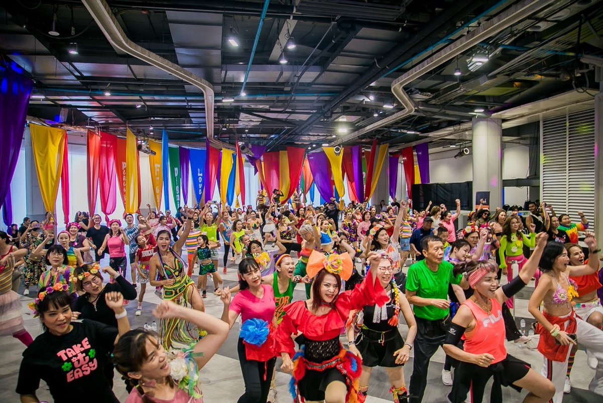 TMLThailand's tweet image. เดือนไพรด์ปีนี้ เมื่อวันที่ 16  มิถุนายน 2567  โตเกียวมารีนประกันชีวิต ร่วมสนับสนุนมาในกิจกรรมเดือนแห่งความหลากหลายและอิสระแห่งการแสดงออกภายใต้ธีม งาน THE DIVA’S BLOOMING PRIDE DANCE CELEBRATION 2024 กับ The Diva Thailand 

#TMLTH #PrideMonth #RespectDifferences