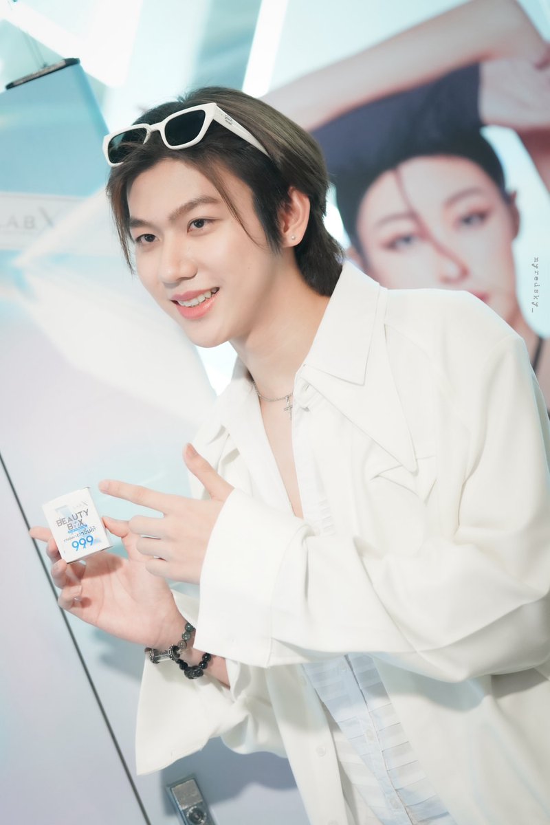 myredsky_'s tweet image. วันนี้มาจุ่มกล่องคับ 😁

#stamp_panachkorn
#LABXClinic #LABXReview 
#FriendsofLABX #thebeautiverse