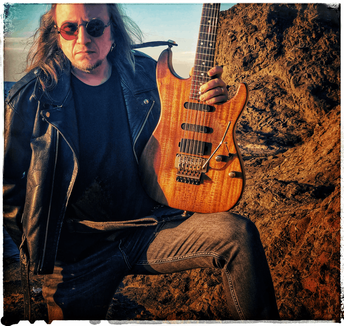 We are pleased to announce the addition of renowned Turkish composer Cenk Eroglu as their new in-house writer and producer.