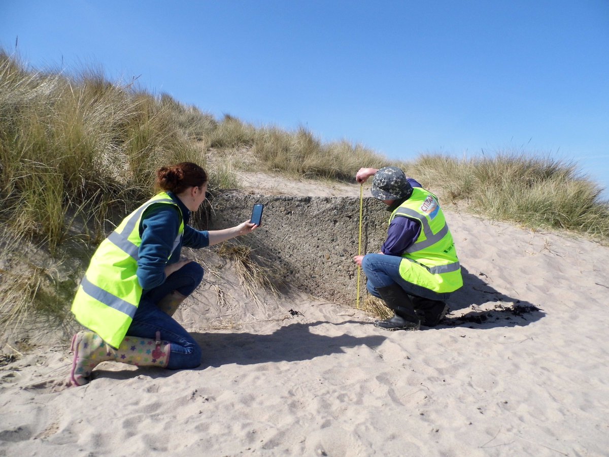 📢 Exciting news! We recently publshed the project archive for @CITiZAN1 featuring nearly 6,000 images of endangered UK coastal heritage sites recorded by citizen scientists 📚 Read more about the archive here - archaeologydataservice.ac.uk/news-events/ci…