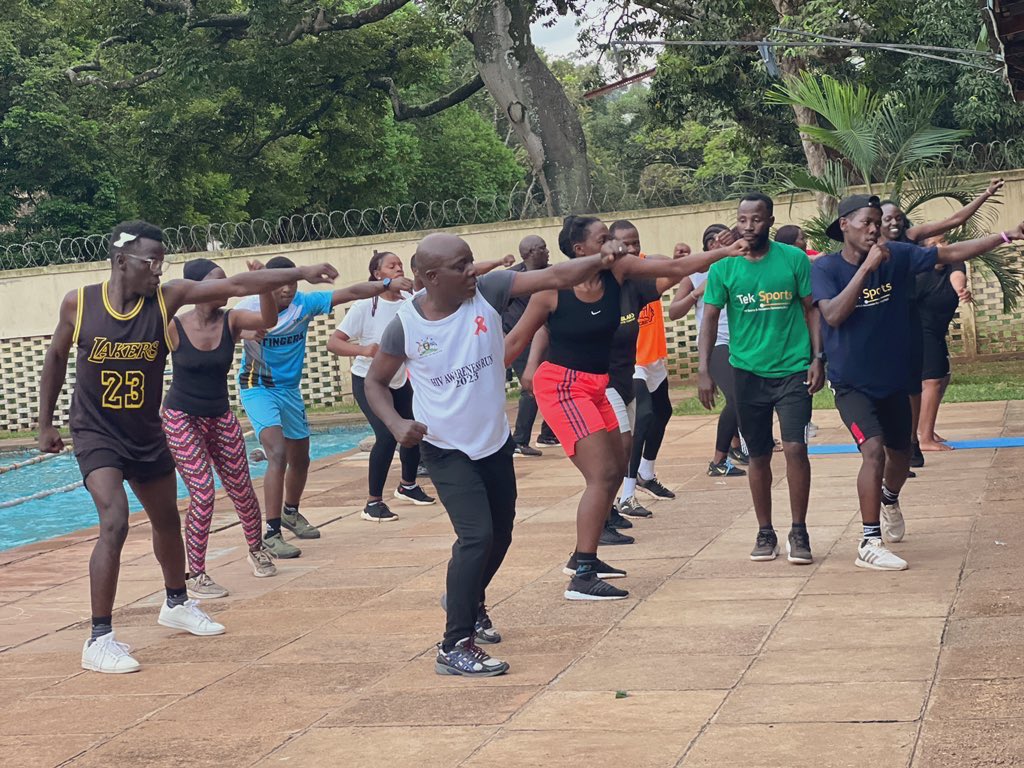 teksportsrcf's tweet image. There is increasing level of overweight &amp;amp; obesity with over  24% overweight &amp;amp; over 9% obese. The urban population is most affected. These are precursors for NCDs. About 41% of all  people in Uganda that die, they die due to NCDs

#KeepItAtTekSports #LetsBeActive