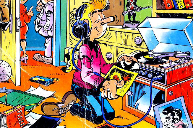 📢 ¡ANUNCIO! 📢

📚 Estamos muy emocionados de anunciar la vuelta de un clásico de nuestra historia comiquera: 𝐁𝐞𝐧𝐢𝐭𝐨 𝐁𝐨𝐧𝐢𝐚𝐭𝐨

✍️Creada por los hermanos Fresno, las aventuras de este estudiante de bachillerato llegan ahora a nuestros lectores con toda su frescura y