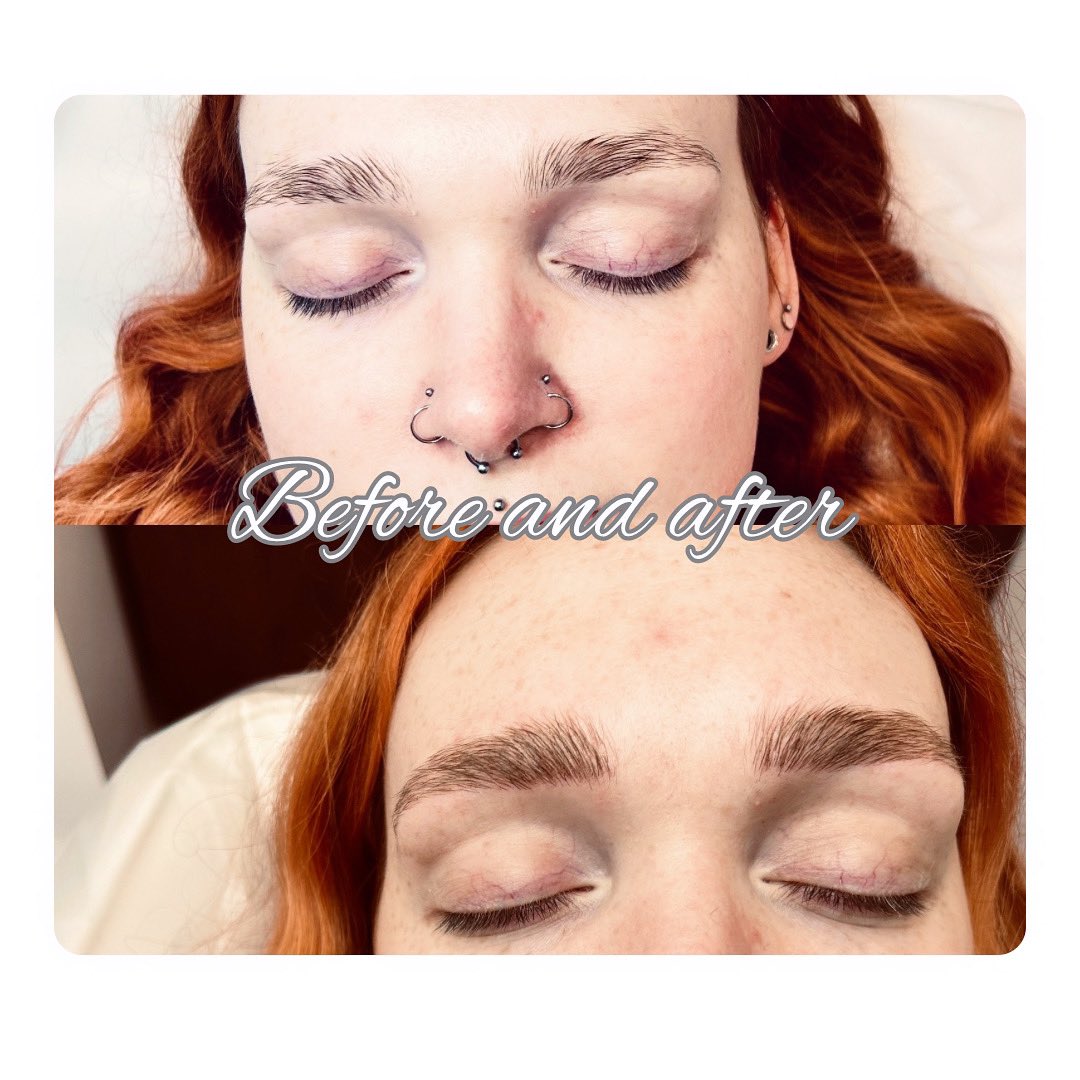 phenotypebeaut's tweet photo. My daughters before and after #nanoblading treatment. She wanted to keep her natural shape but have the sparse areas filled in. Nobody would even know 😱 
#tinadaviesfade #brows #wolverhampton #westmidlands #spmu #beforeandafter https://t.co/OX1oevUk1A