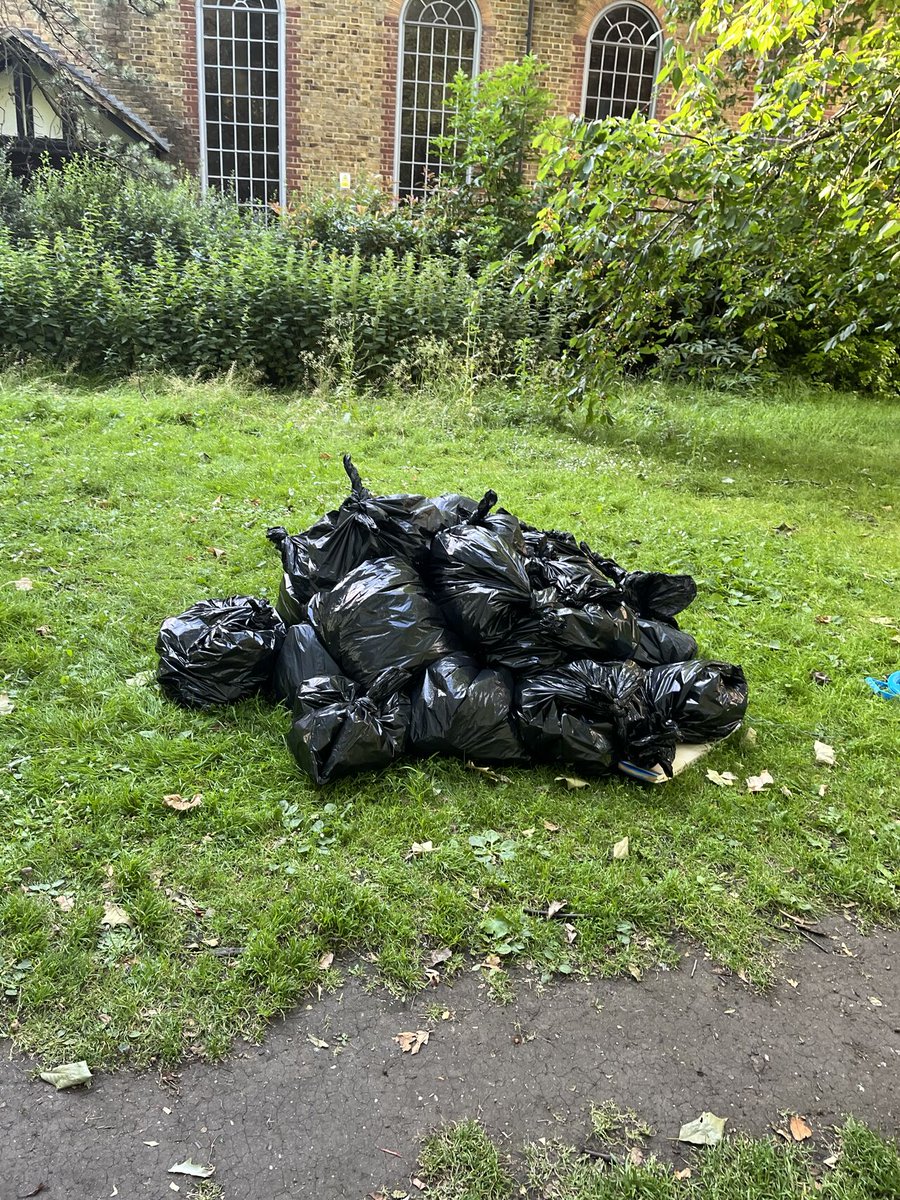 CleanupUK tweet media