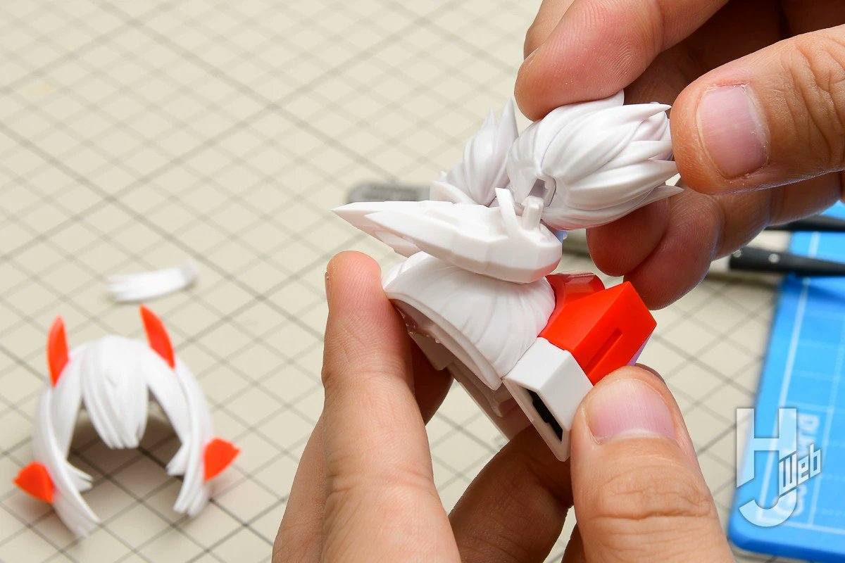 仮組みは表面テープで出来るんだ！知らなかった。ホビージャパンさんの