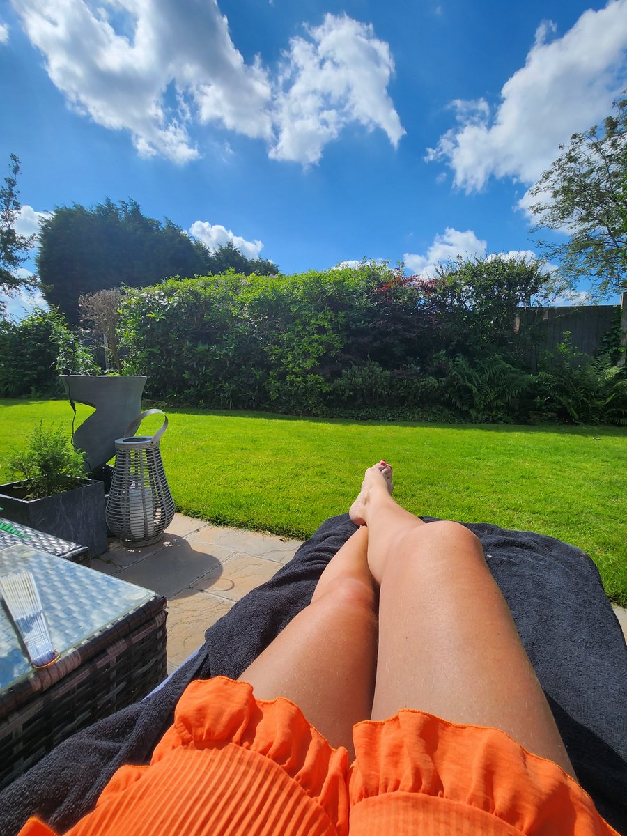 melodiemaker's tweet image. Happy friday well earned day off today 🙌