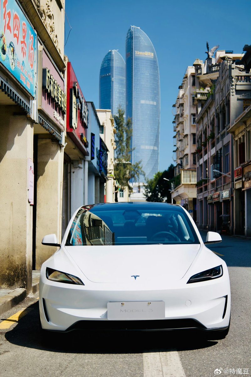 DriveGreen80167's tweet image. A stunning photo session with a Tesla Model 3 Performance was recently held at Shimao Cross-Strait Plaza. The car and the location both look incredible! #TeslaModel3Performance $tsla #ShimaoCrossStraitPlaza #Xiamen