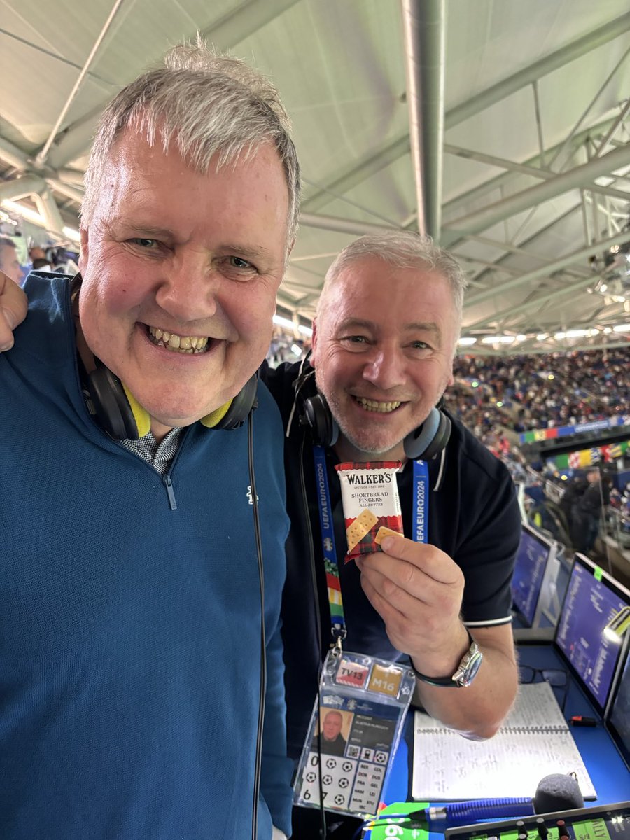 Clive Tyldesley tweet media