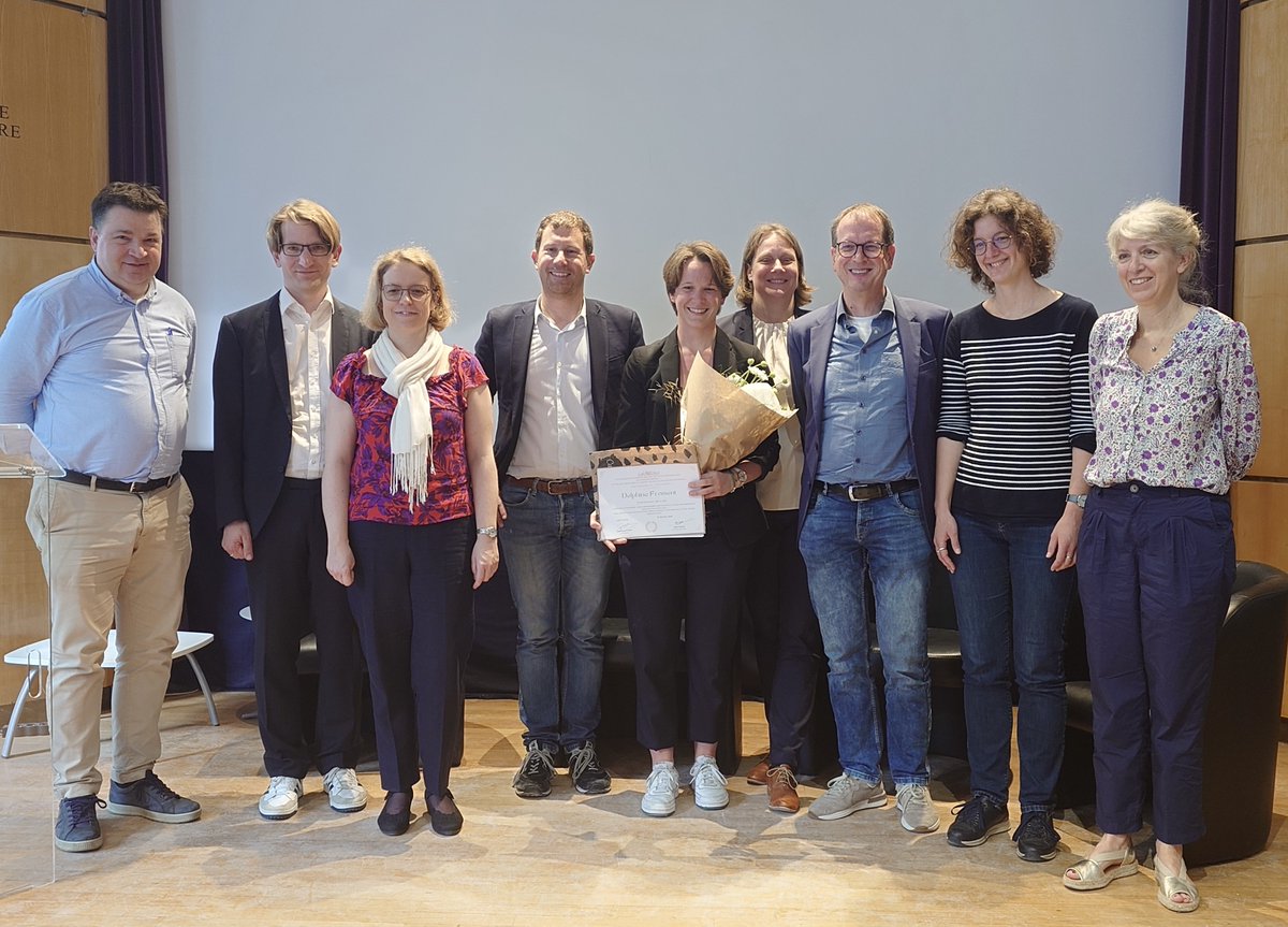 Delphine Froment @delfmt.bsky.social (@delfmt) on Twitter photo Hier, le Comité franco-allemand des historiens m’a fait l’immense joie et honneur de me remettre son prix de thèse 🥳 Un très grand merci <a href="/EmmanuelDroit/">Droit Emmanuel</a>, S. Mende, <a href="/VDubslaff/">Valérie Dubslaff</a> et H. Blais pour l'organisation de la cérémonie, ainsi qu’aux proches qui m’ont fait l’amitié de venir ❤️ Hier, le Comité franco-allemand des historiens m’a fait l’immense joie et honneur de me remettre son prix de thèse 🥳 Un très grand merci <a href="/EmmanuelDroit/">Droit Emmanuel</a>, S. Mende, <a href="/VDubslaff/">Valérie Dubslaff</a> et H. Blais pour l'organisation de la cérémonie, ainsi qu’aux proches qui m’ont fait l’amitié de venir ❤️