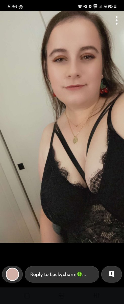 Badkxt's tweet photo. @EvEv82 Can we both be gangbanged 💋 https://t.co/HSB1IEXCtY