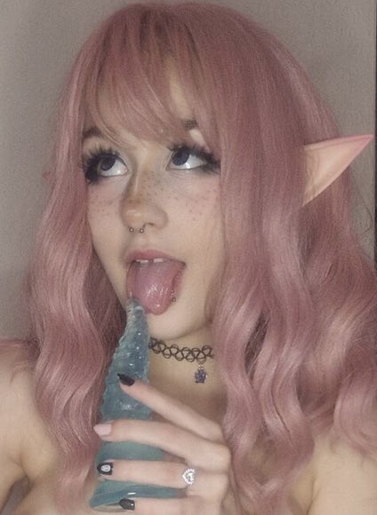 CarolineMeeow's tweet photo. Wanna see me use this?🎀

https://t.co/u0xCDM8Aa4

#nsfw #nsfwtwt #nsfwacc #Onlyfans https://t.co/w4zF0PJukJ