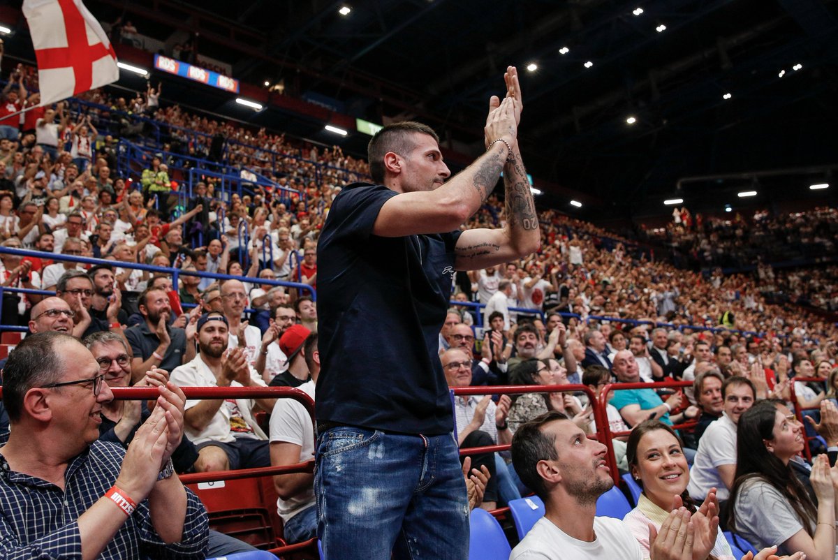 Buon compleanno Cincia! 🎂🎁

#insieme #HappyBirthday #ForzaOlimpia