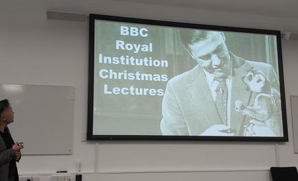 Prof Saiful Islam (@saifulchemistry) on Twitter photo Enjoyed giving my talk on lithium battery materials at the excellent Warwick Battery Days 2024 Workshop.
Managed to squeeze in a zesty mention of the lemon battery world record from my <a href="/Ri_Science/">Royal Institution</a> #XmasLectures including this intro slide of a well known Christmas lecturer past! Enjoyed giving my talk on lithium battery materials at the excellent Warwick Battery Days 2024 Workshop.
Managed to squeeze in a zesty mention of the lemon battery world record from my <a href="/Ri_Science/">Royal Institution</a> #XmasLectures including this intro slide of a well known Christmas lecturer past!