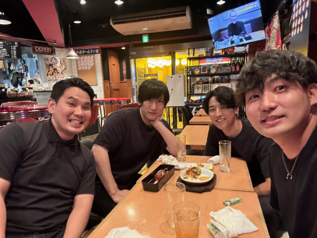 亀谷さんのCFO就任のお祝いということで株主のおふたりがご飯連れてってくれました！あざした！