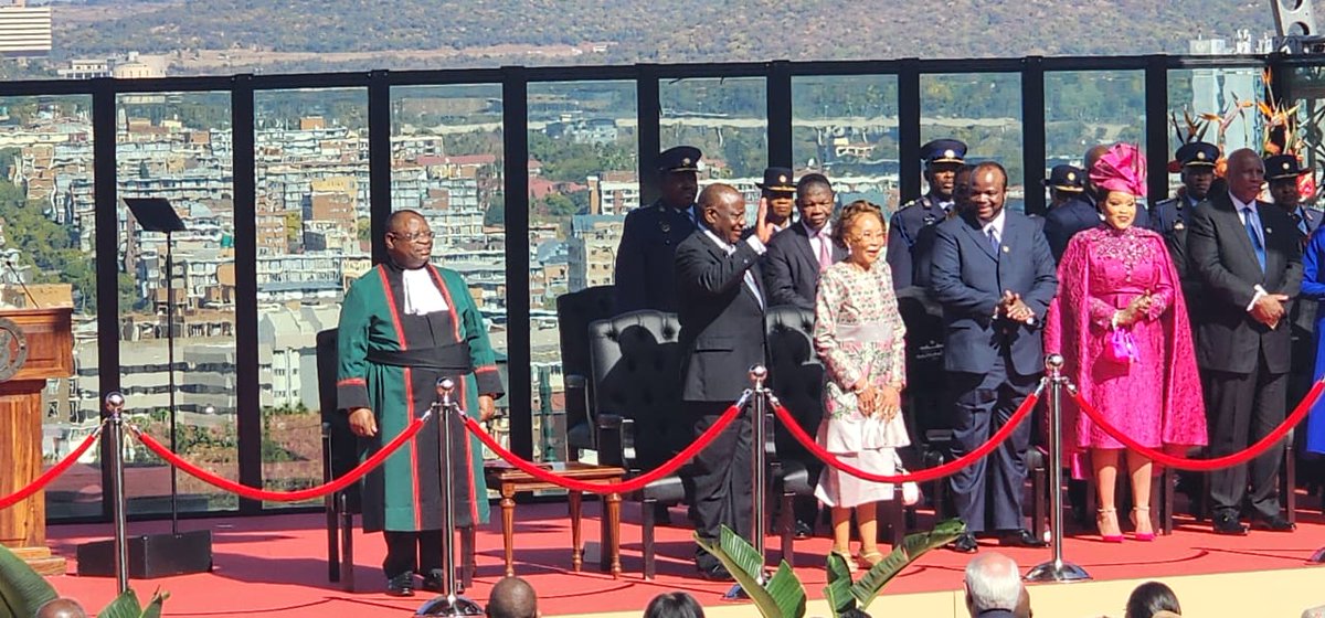 EmbaVESudafrica's tweet photo. Oh behalf of the Government of the Bolivarian Republic of Venezuela, we attend the Presidential Inauguration 2024, where H.E. Mr. Cyril Ramaphosa was sworn in as President of the Republic of  South Africa for a second term at the helm of his country's destiny. https://t.co/vy8z1h43r1