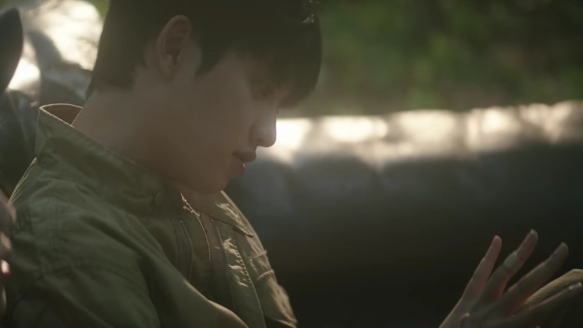 sooyeppeo's tweet photo. He's greener than the whole forest https://t.co/F1a2TJJCwl