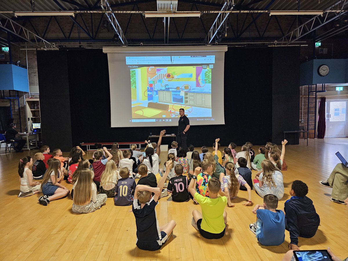 Bloxwich Fire Station (@wmfsbloxwich) on Twitter photo #Whitewatch <a href="/WestMidsFire/">West Midlands Fire Service</a> carried out <a href="/LowerFarmSchool/">Lower Farm Primary</a> yr4โs annual SPARKS visit. Great interaction with the class, educating them on fire safety and general safety within the home and whilst travelling. Thank you to yr4 for listening and being a great audience . #FireEducation #Whitewatch <a href="/WestMidsFire/">West Midlands Fire Service</a> carried out <a href="/LowerFarmSchool/">Lower Farm Primary</a> yr4โs annual SPARKS visit. Great interaction with the class, educating them on fire safety and general safety within the home and whilst travelling. Thank you to yr4 for listening and being a great audience . #FireEducation